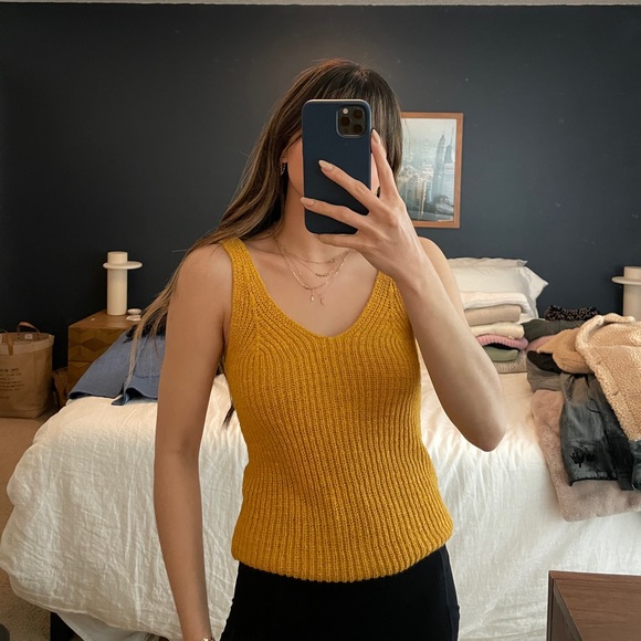 Madewell Tops - Madewell yellow knit tank